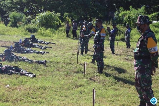 Sinergitas TNI-Polri, Kodim Loteng Gelar Latihan Menembak Di Kompi Brimob