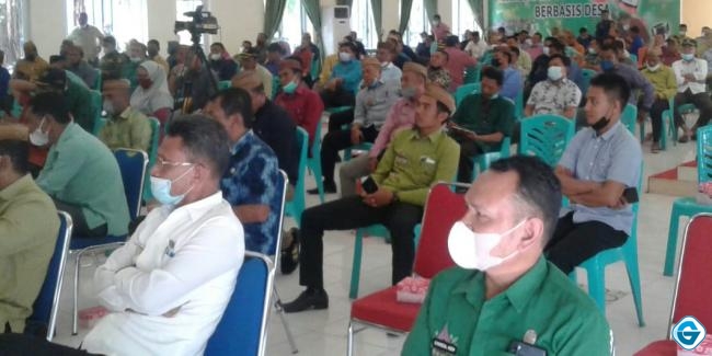 Bupati Nelson Hadiri Acara Penyerahan Hasil Evaluasi Kerja Perangkat Desa di Kasmat Lahay