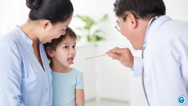 Tips Memilih Dokter Spesialis Anak, Simak Ya Moms 