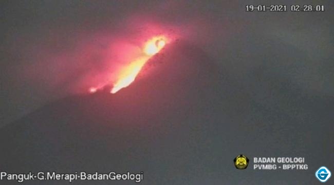 Merapi luncurkan awan panas sejauh 1,8 Km. (Foto: BPPTKG)