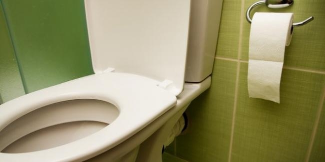 6 Tips Mengatasi WC Mampet, untuk Toilet Duduk dan Jongkok
