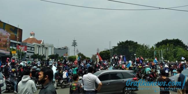 Jakarta Terkini: Massa Aksi Tolak UU Cipta Kerja Mulai Bergerak Menuju Istana Negara