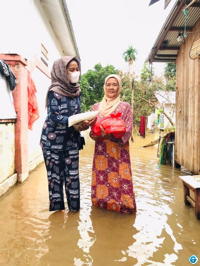 Peduli Korban Banjir, Organisasi SDTBB Tanbu Galang Donasi Dengan Bernyanyi Turun Kejalan