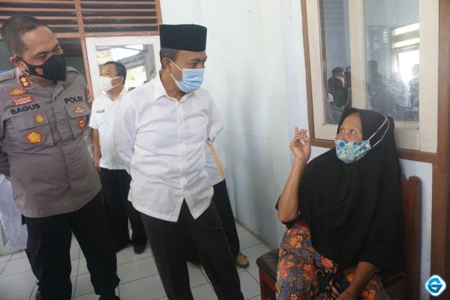Bupati Fauzan Khalid Minta Jatah Vaksin Lombok Barat Ditambah