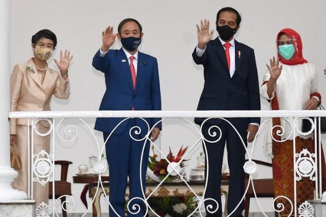 Perdana Menteri Jepang Yoshihide Suga (kedua dari kiri) saat mengadakan pertemuan dengan Presiden Joko Widodo di Istana Kepresidenan, Bogor, Selasa (20/10/2020) (Sumber : Kompas.com)