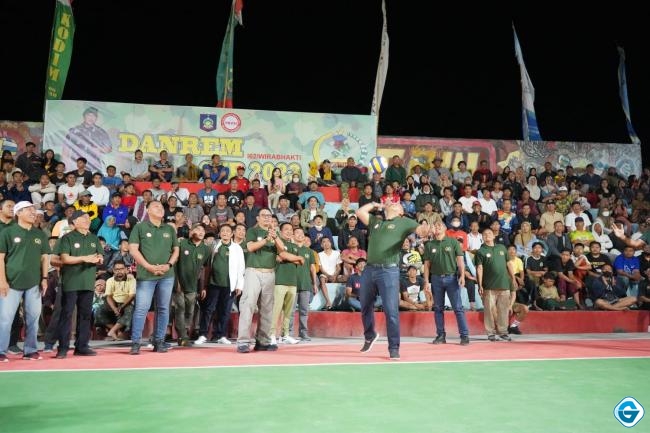 Semarak Sambut HUT ke-78 TNI, Danrem 162/WB Buka Kompetisi Bola Voli Danrem Cup 2023