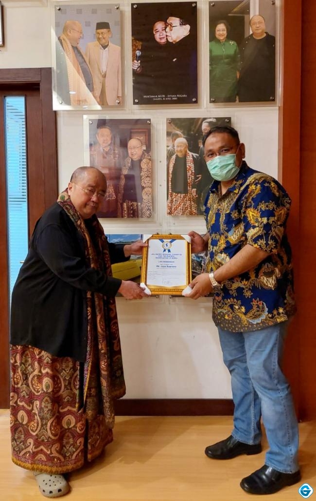 Budayawan Jaya Suprana Mendapat Penghargaan "Life Membership" dari APRCPRK