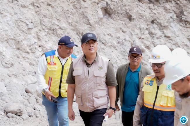 Dari Jalan hingga Pesisir, Gubernur Miq Iqbal Perkuat Akses Warga Sumbawa