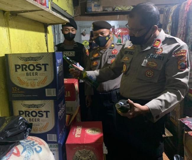 Polres Pekalongan Gelar Operasi Pekat, Ratusan Botol Miras Diamankan