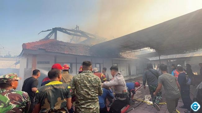 Aula dan Gudang Lapas Ngawi Terbakar, 305 Narapidana Dievakuasi