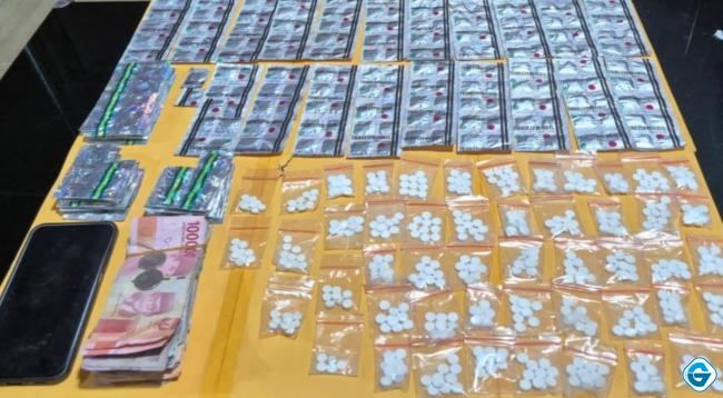 Bisnis Haram Dua Pemuda Ngawi Kandas! Polisi Sita 905 Pil Koplo dan Buru Sang Bandar