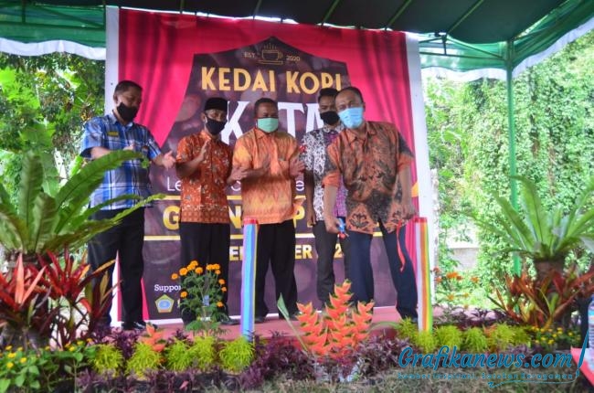 Bupati Fauzan Launching Kedai Kopi KaTa Suranadi, Promosikan Potensi Kopi Lombok Barat