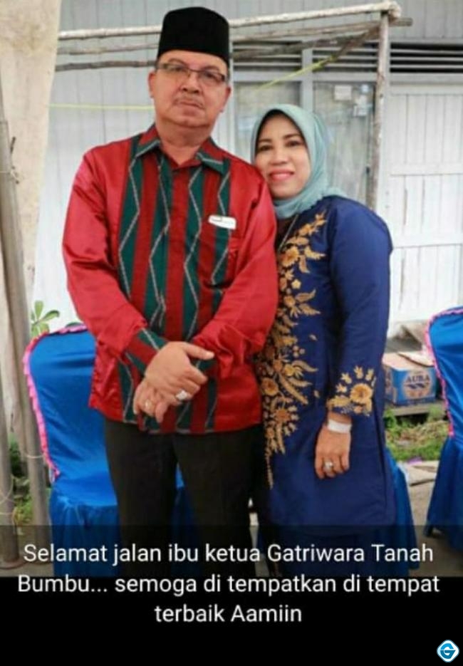 Photo Ketua DPRD Tanbu, H Supiansyah yang didampingi almarhum Istrinya 