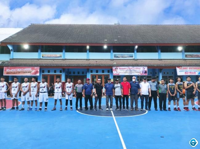 Bupati Fauzan Buka Kejuaraan Bola Basket Antar Pelajar Piala Bupati Lobar Cup V 