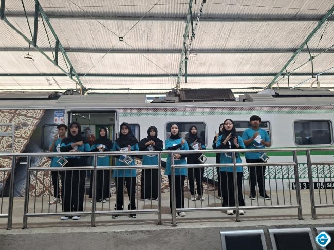 Raih Senyum Ceria Anak-Anak, KAI Daop 7 Madiun Ajak Anak Disabilitas Naik Kereta Gratis dan Unjuk Bakat
