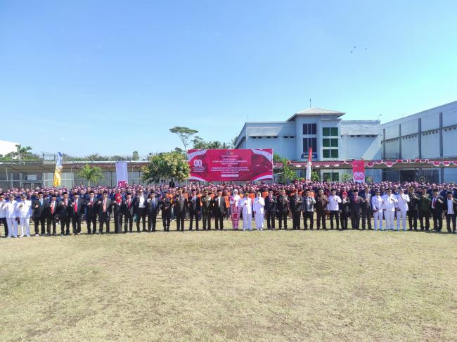 Bupati LAZ Serahkan 1.238 Remisi Umum dan 1.340 Remisi Dasawarsa Warga Binaan di Lapas Kelas IIA Lombok Barat