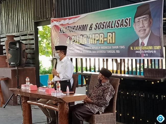 Dok. Sosialisasi 4 Pilar MPR RI, H. Lalu Suhaimi Ismy bersama Karang Taruna Desa Tanak Awu | SIMA
