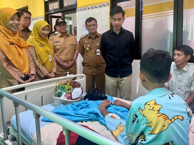 Memahami Kekhawatiran Orang Tua Siswa, Wapres Pastikan Penanganan Optimal Bagi Korban Keracunan Makanan di Batang