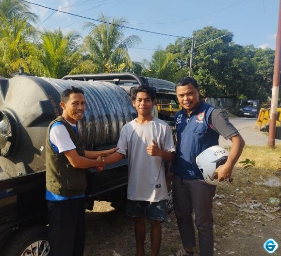 atasi-kekeringan-bpbd-lombok-utara-salurkan-bantuan-tandon-dan-terpal
