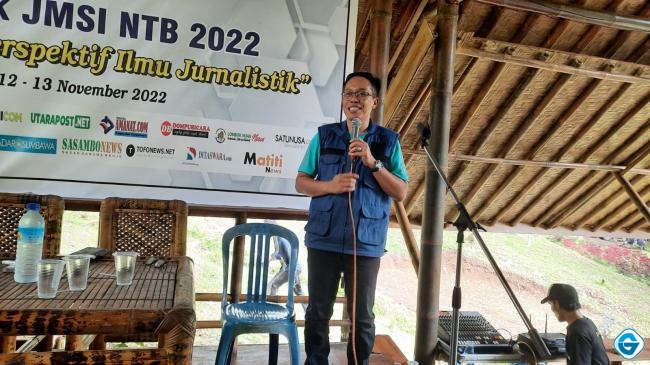 Sekda Lotim, Drs Juwaini membuka kegiatan Kemah Jurnalistik JMSI NTB