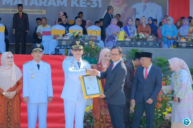 Walikota Mataram Terima 3 Sertifikat Kekayaan Intelektual dari Kanwil Kemenkumham NTB