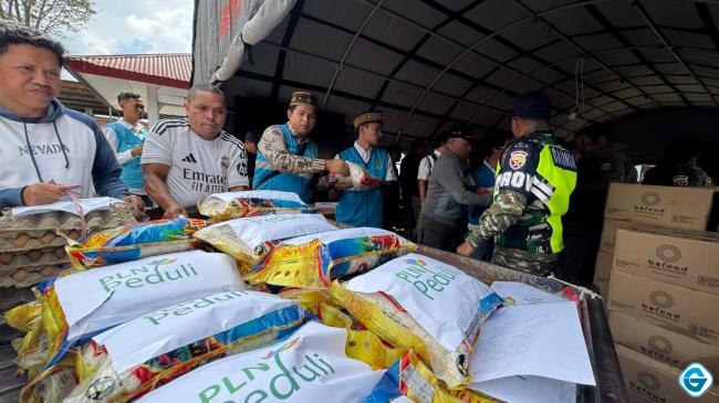 Usai Upacara HUT ke-81 RI, PLN UIP Nusa Tenggara dan YBM Salurkan Bantuan bagi Korban Gempa Flores di Manggarai