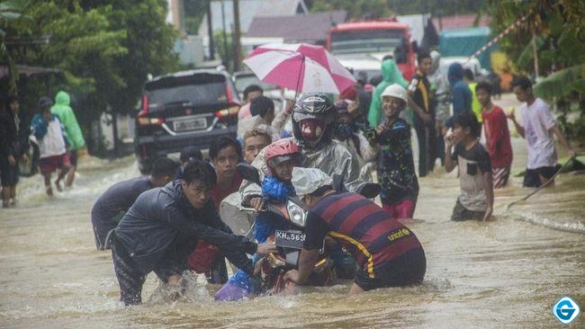 Banjir bandang di Kalimantan Selatan. (ANTARA FOTO)
