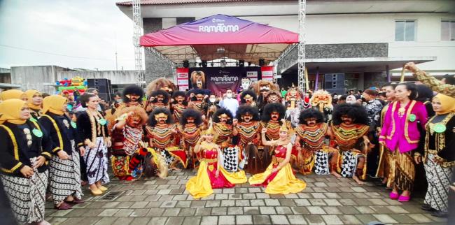 Bupati Kendal Buka Bazar UMKM Ramadhan Bareng Kospin Sekartama Weleri