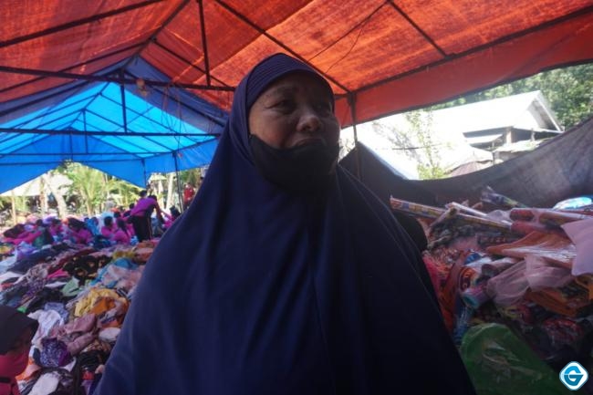 Inaq Muhari Salah Satu Pengungsi Banjir di Lombok Barat Harapkan Bantuan Peralatan Anak Sekolah