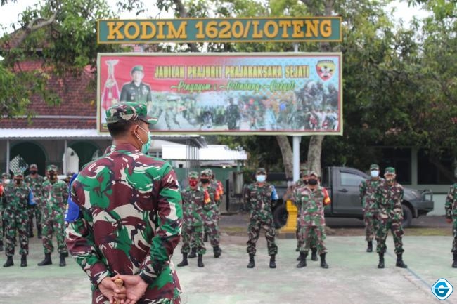 Komandan Kodim 1620/Lombok Tengah Letkol Inf. I Putu Tangkas Wiratawan, S.IP dalam sebuah apel bersama pasukan kemarin | TNI