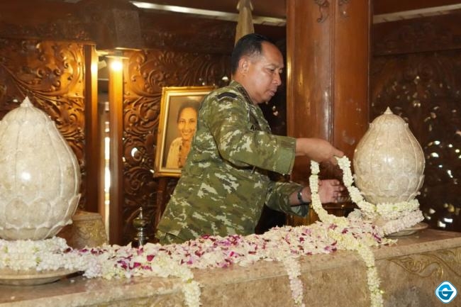 Pangdam IV/Diponegoro Dampingi Panglima TNI Ziarah ke Makam Jenderal Besar TNI (Purn) Soeharto di Giri Bangun